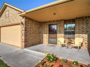 422 N Carol Ter, Mustang, OK 73064