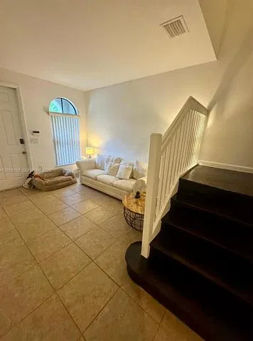4 bed, 2.5 bath, 2026 sqft, $3,800 — Photo 2