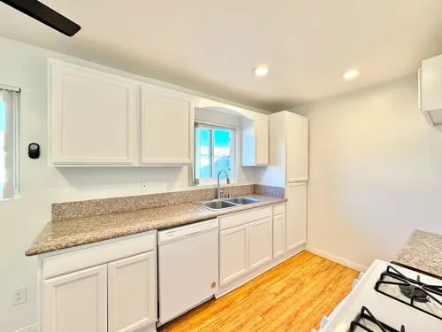 Huntington Clay Apartments Photo 1