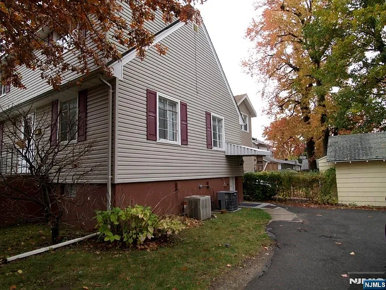 132 Queen Anne Rd #1 — Photo 3