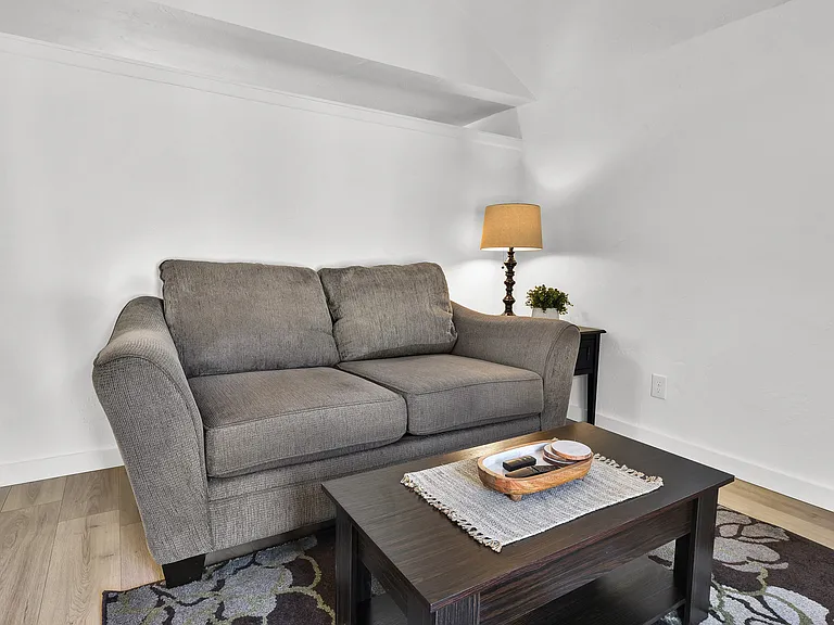 6903 W Poplar St #B — Photo 7