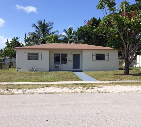 2nd image of 641 NE 168th St
