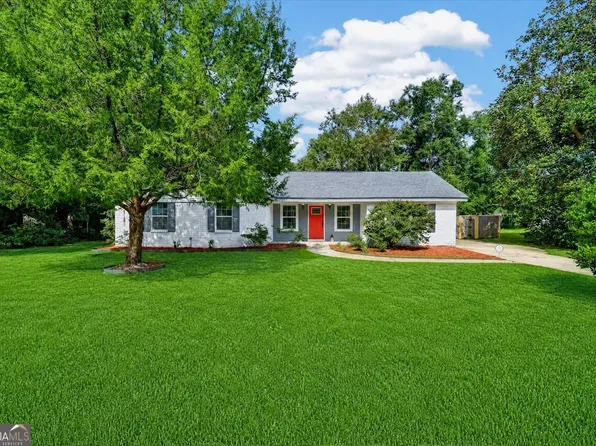 214 Jefferson Cir SE, Allenhurst, GA 31301