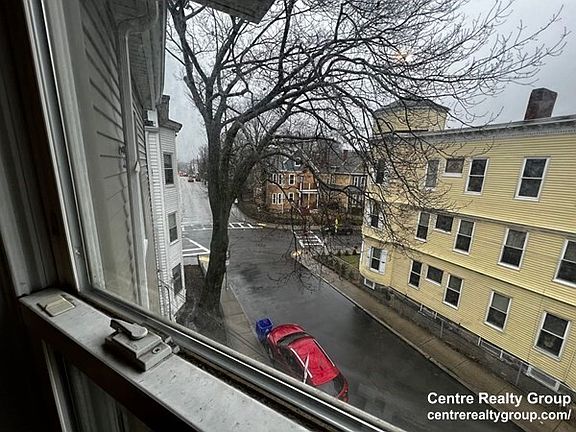5th image of 22 Bynner St #2