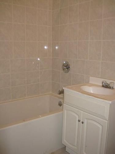 2nd image of 1018 Bedford Ave APT 4R