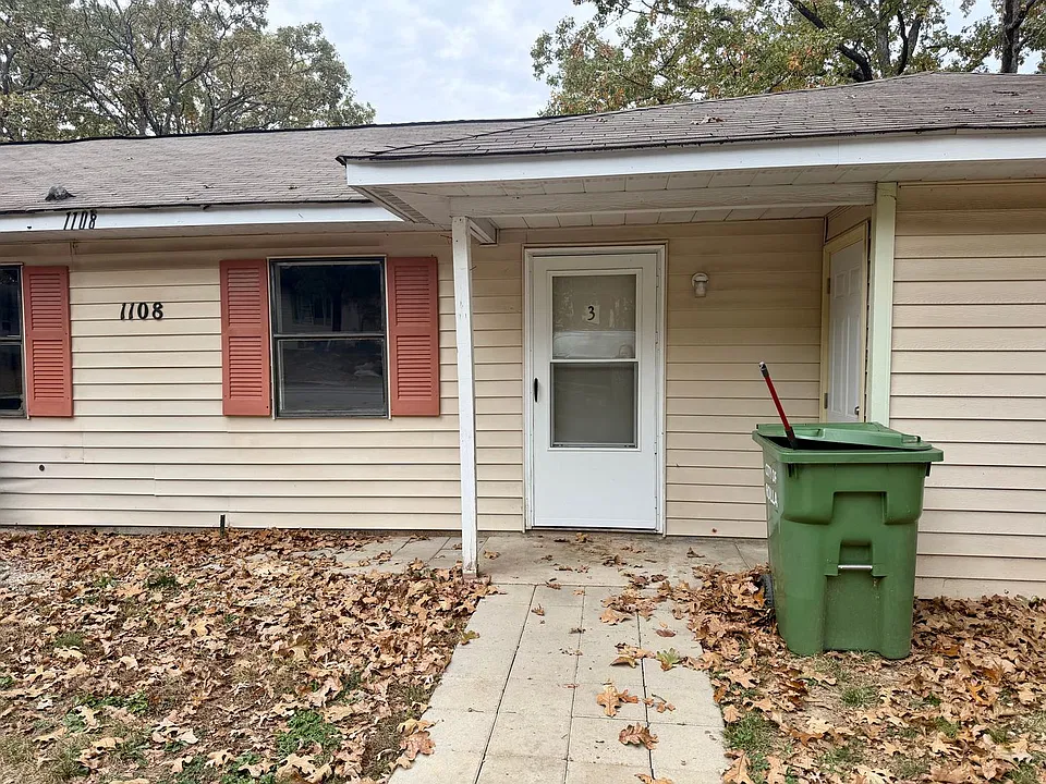 1108 Clemens Ave
