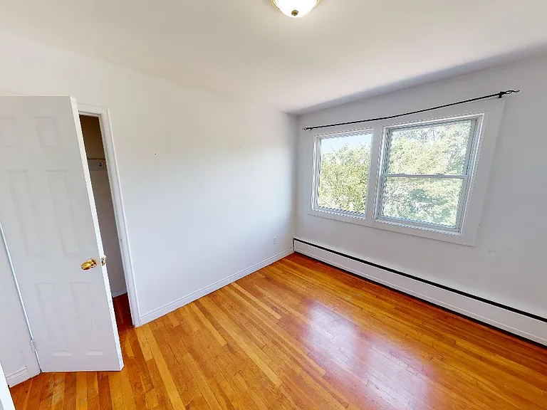 3103 Connaught Ave #12 — Photo 7