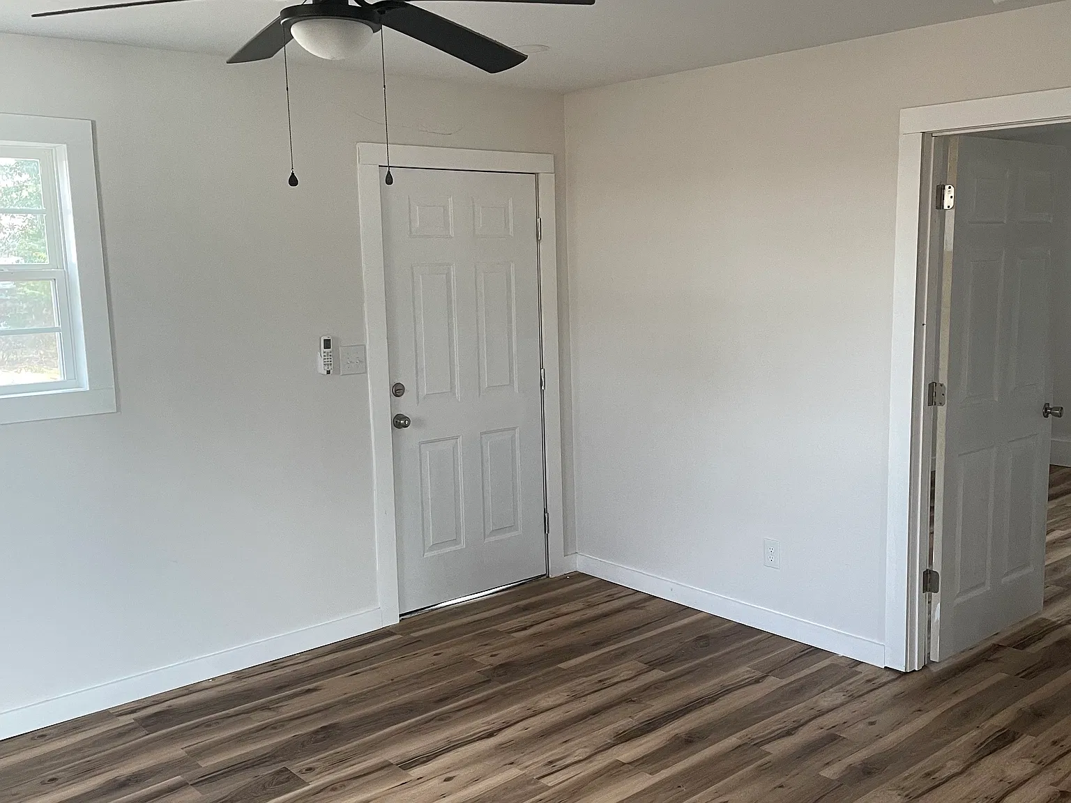 2 bed, 950 sqft, $1,100 — Photo 3