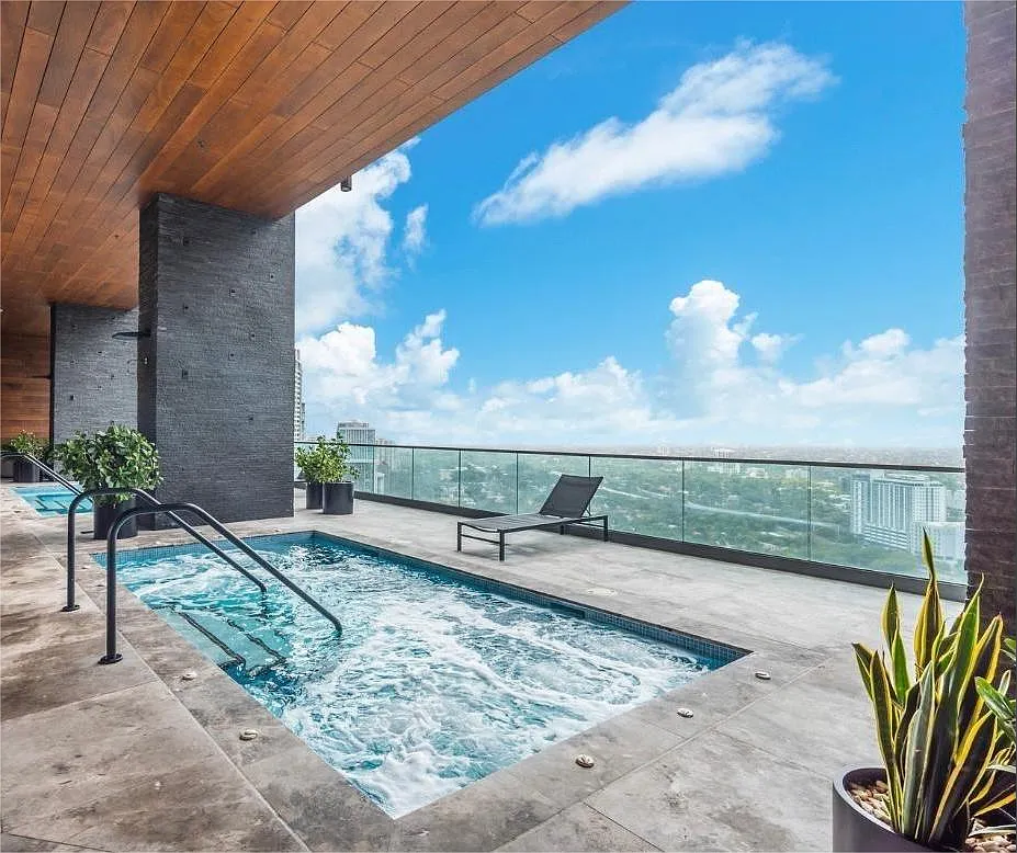 1 bed, 1.5 bath, 892 sqft, $5,600 — Photo 4