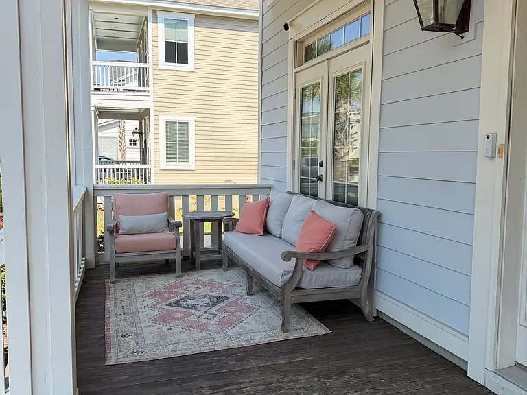 1542 Banning St — Photo 4