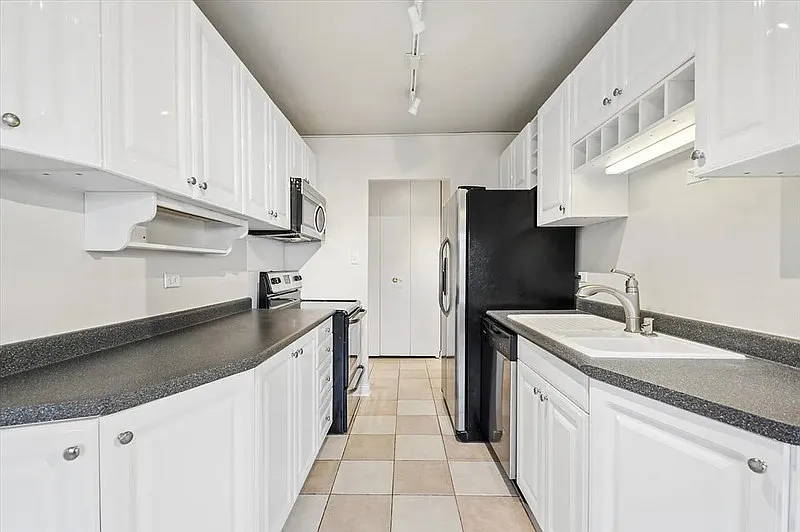 1 bed, 1.0 bath, 905 sqft, $1,550 — Photo 4