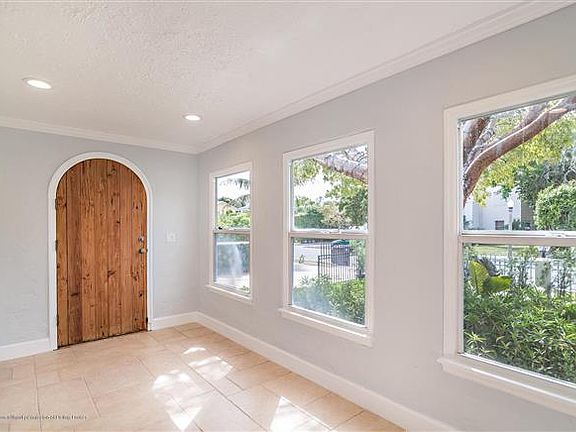 4th image of 213 Greymon Dr