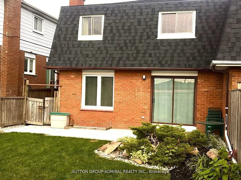 4 Nootka Cres #MAIN FL — Photo 24