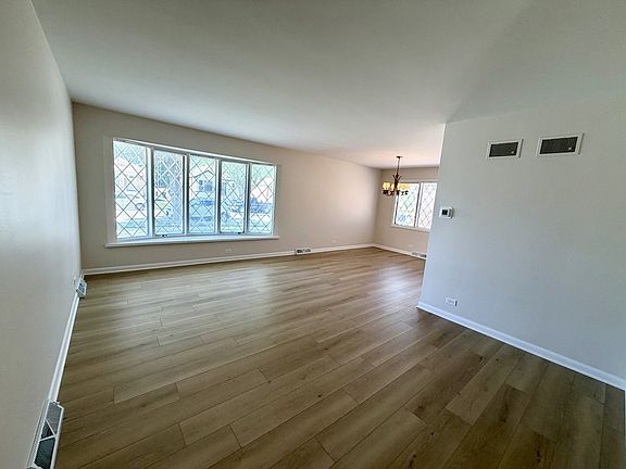 4th image of 8927 S Sacramento Ave