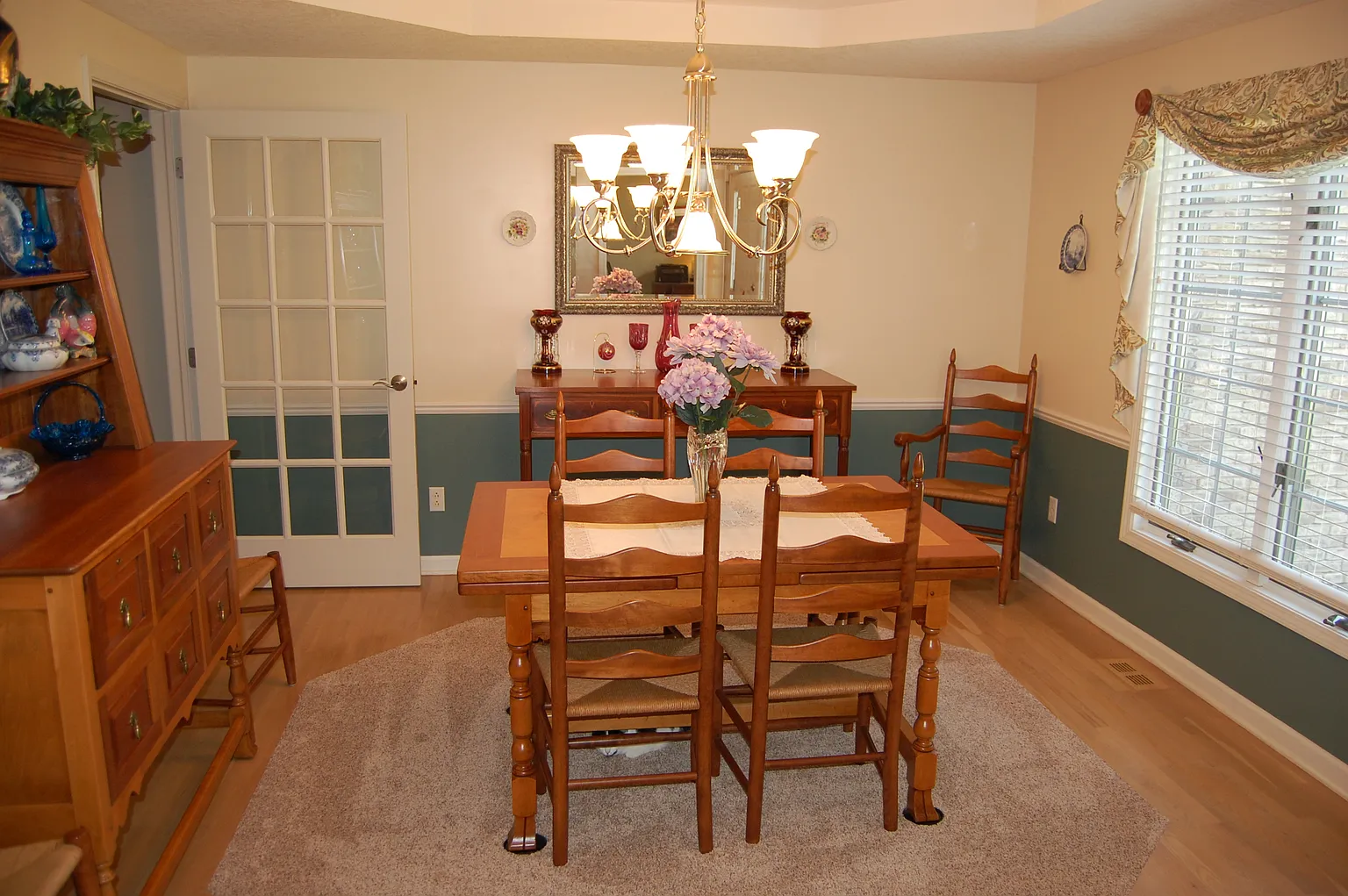 7335 Kings Walk Ln photo 1