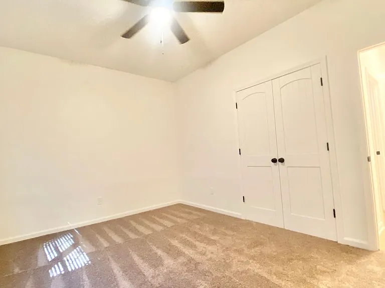 129 Tappan Zee Dr — Photo 12