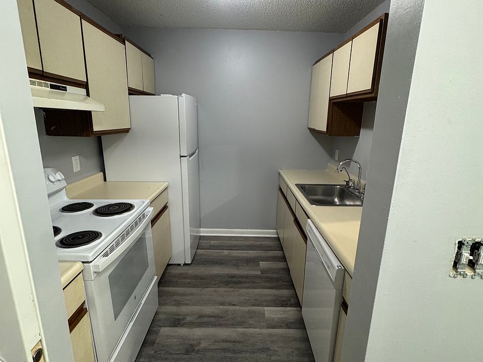 Kitchen (End Unit)