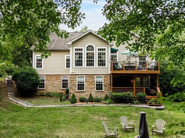 32 Shadow Crest Ln, Nellysford, VA 22958