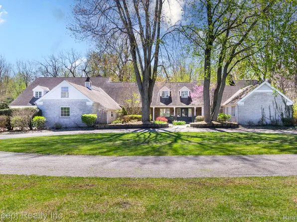3215 Edgevale Dr, Lambertville, MI 48144