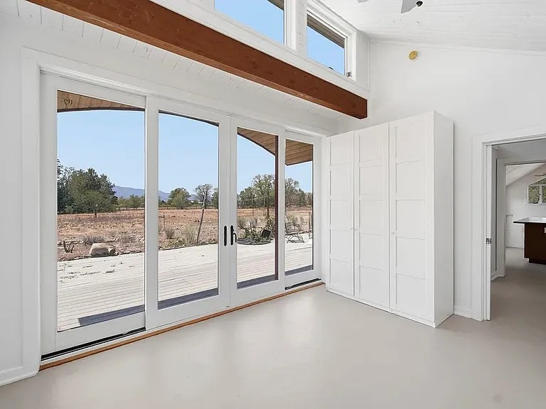 1036 La Cienega Rd — Photo 14