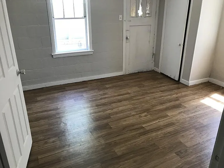 652 Auburn Ave #B — Photo 7