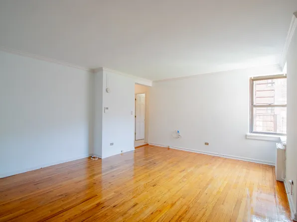 259 Bennett Avenue 5H image 3 of 16