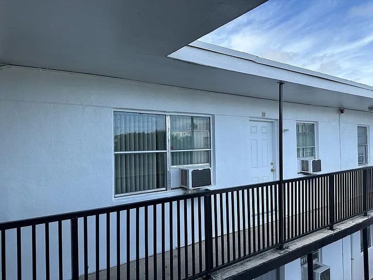 St George Apartments — Photo 53