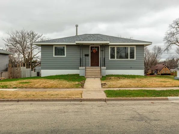 829 10th St, Monroe, WI 53566