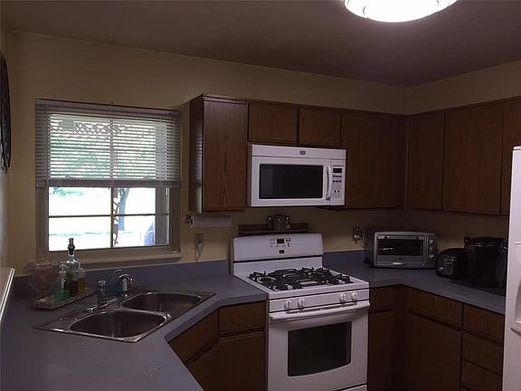 5th image of 1634 N Park Chase Pl