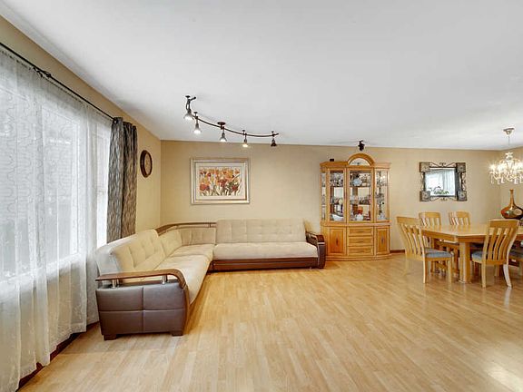 3rd image of 1038 Aspen Ct
