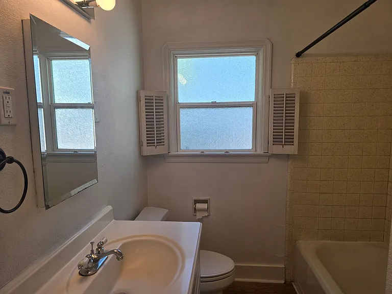 485 E 1st Ave — Photo 17