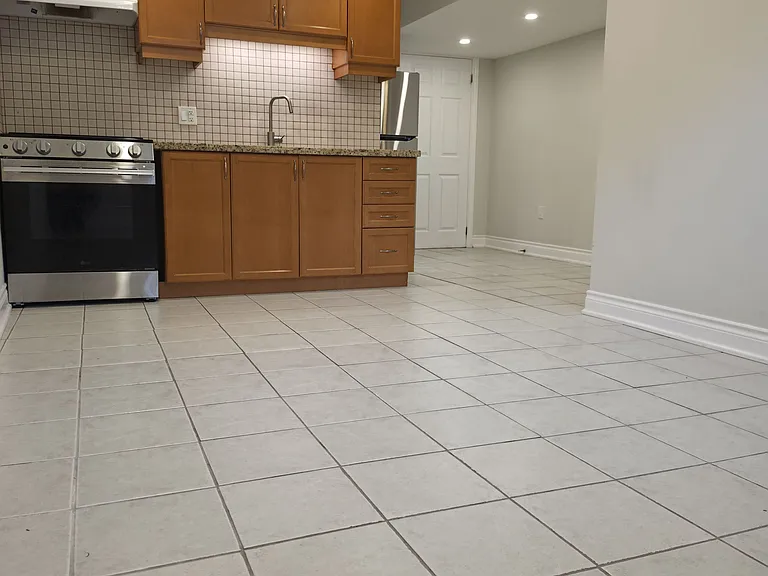 54 Clearmeadow Blvd — Photo 12