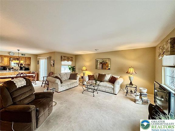 3rd image of 502 Briarwood Dr #A