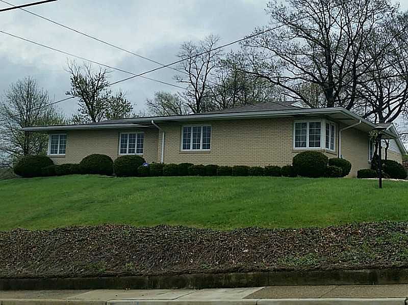 1st image of 806 Lewis Ave