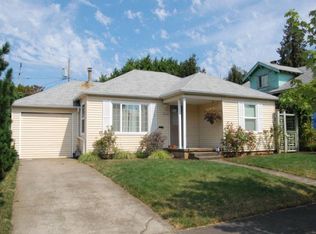 9045 SE Washington St, Portland, OR 97216
