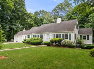 18 Chatham Cir, Wellesley, MA 02481