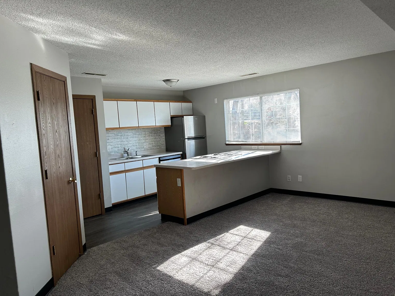 3 bed, 1100 sqft, $1,700 — Photo 1