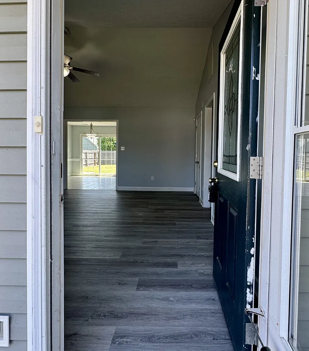 3 bed, 2.0 bath, 1553 sqft, $1,800 — Photo 3
