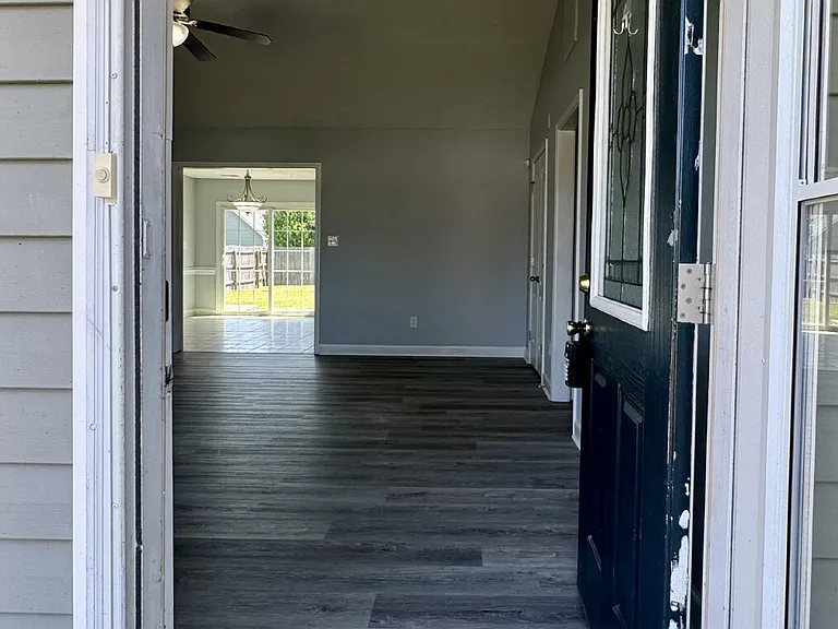 231 Brightwood Dr — Photo 3
