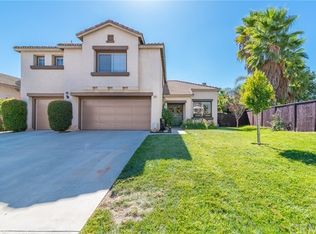 801 Lomond Dr, Riverside, CA 92508