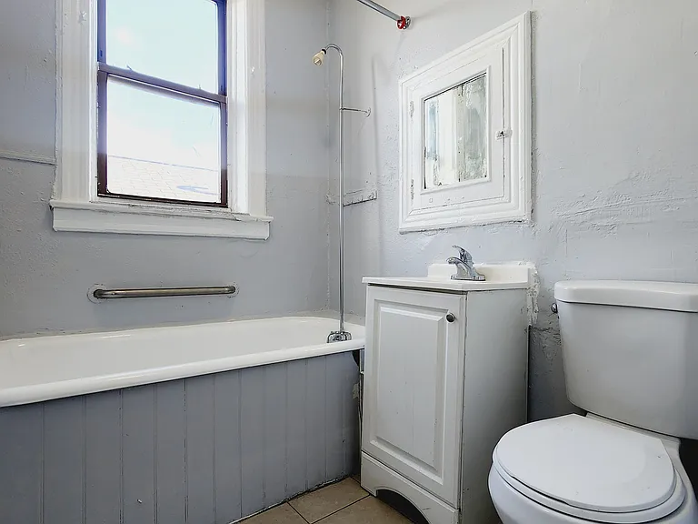 11 Grant Ave #3L — Photo 6