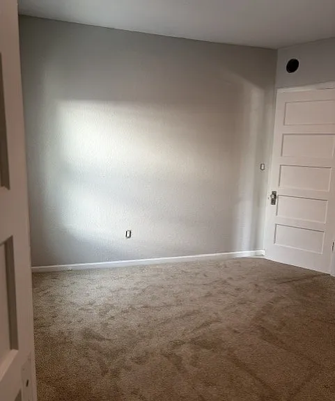 2705 N Bremen St — Photo 1