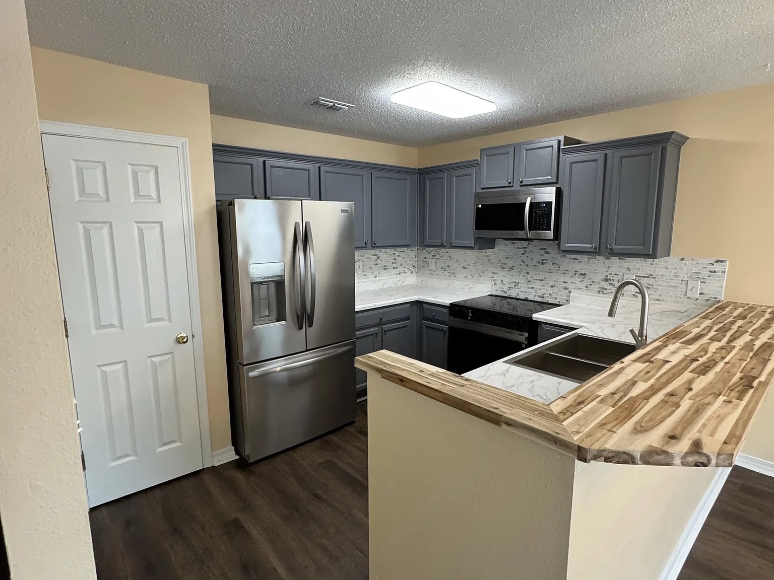 13401 Warren Drive - . — Photo 4