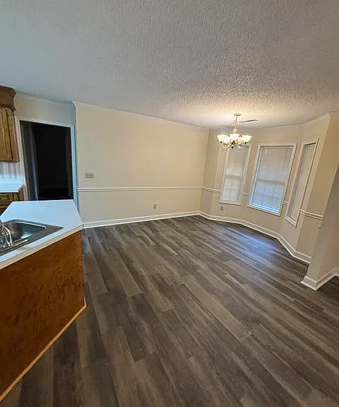 31 Radcliff Dr — Photo 4