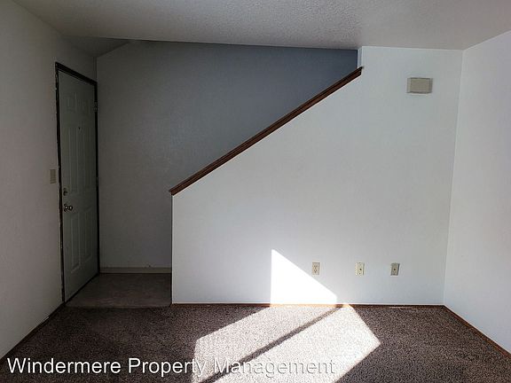 4th image of 10438 NE State Highway 104 APT 5