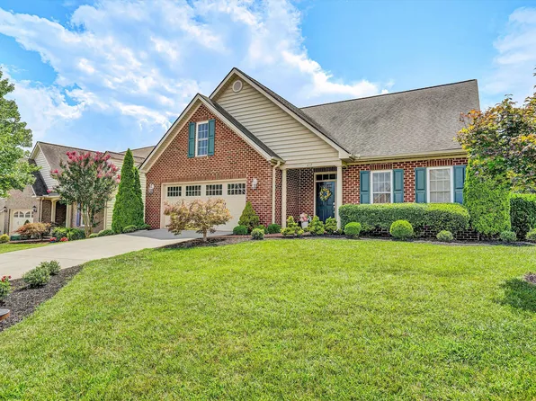 412 Deer Run Cir, Salem, VA 24153