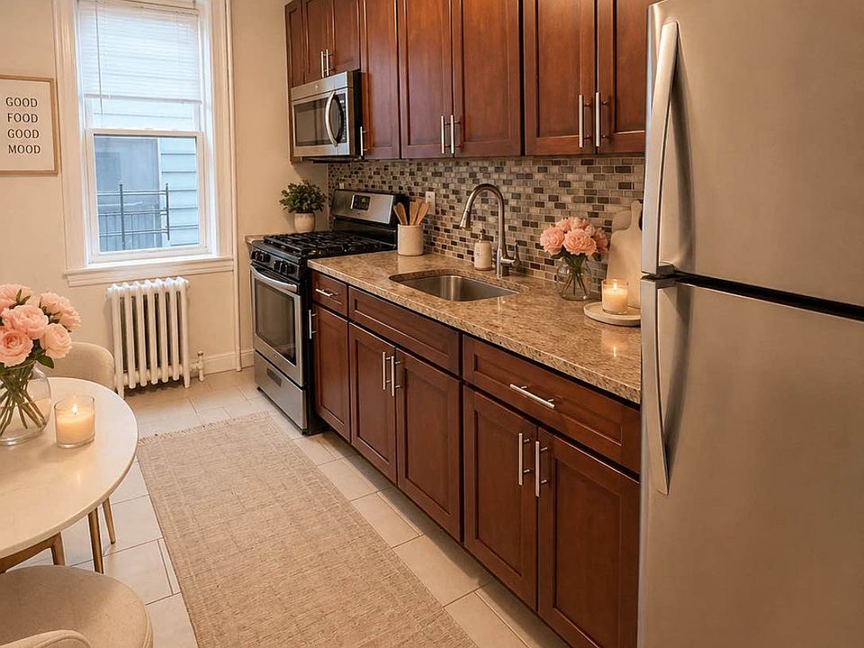 1st image of 2339 125th St APT 3