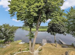 5725 E Peninsula Rd, Waterford, WI 53185