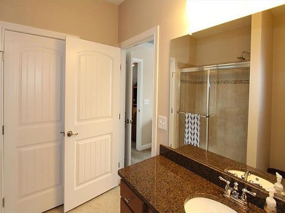 5th image of 1859 Riverpointe Ct APT 2