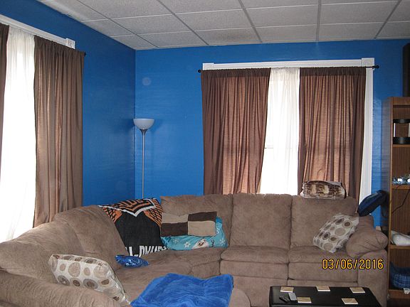 3rd image of 613 Main St